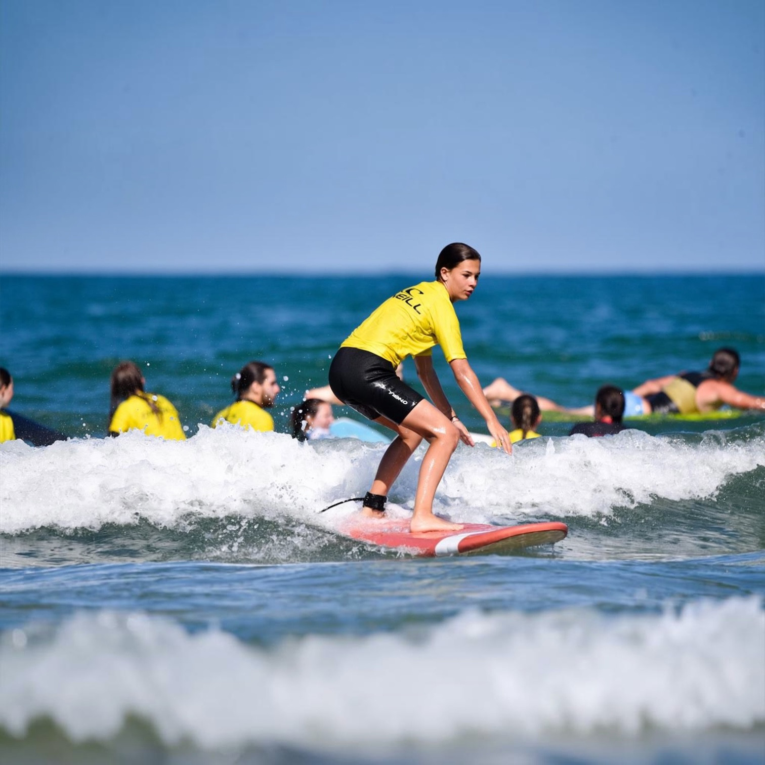 Surf lessons in Anglet: learn to surf with Waïmea Surf School!